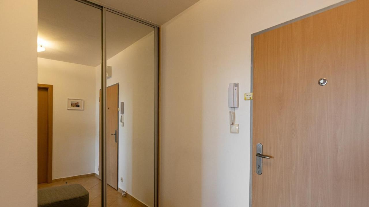 2 Room Apartment With Terrace, New Building, Jegeho Братислава Екстер'єр фото