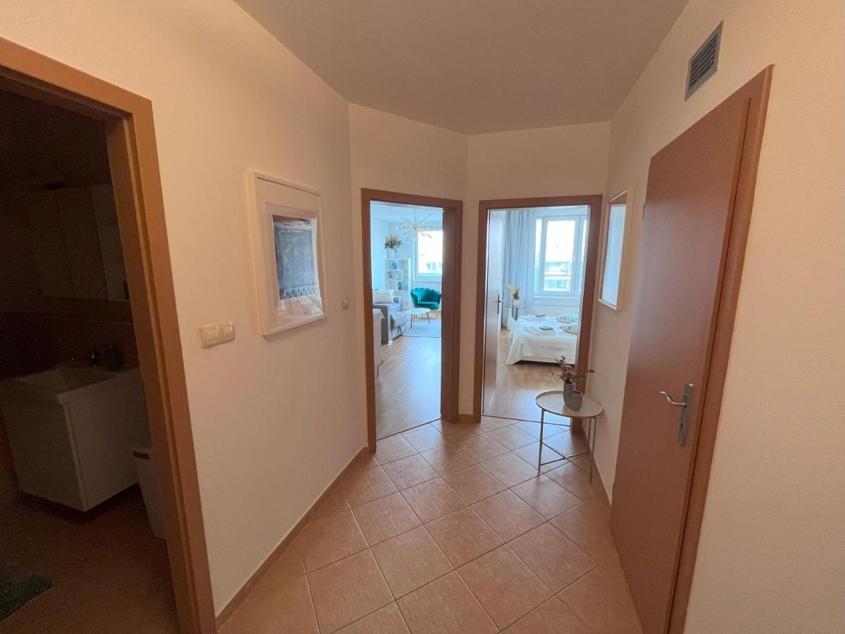2 Room Apartment With Terrace, New Building, Jegeho Братислава Екстер'єр фото