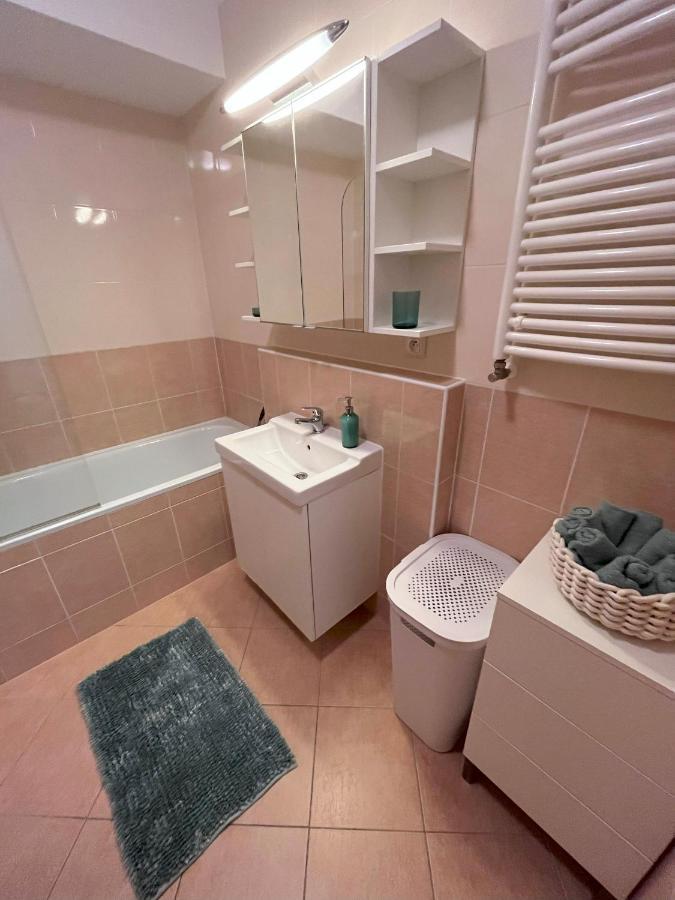 2 Room Apartment With Terrace, New Building, Jegeho Братислава Екстер'єр фото